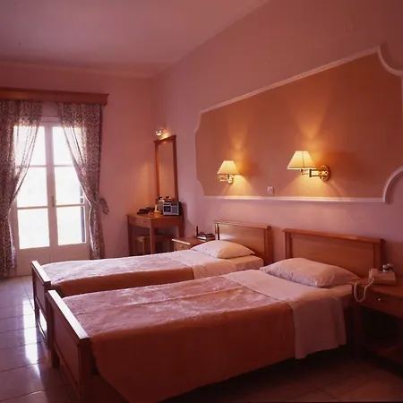 Katerina Pool * Αχαράβη