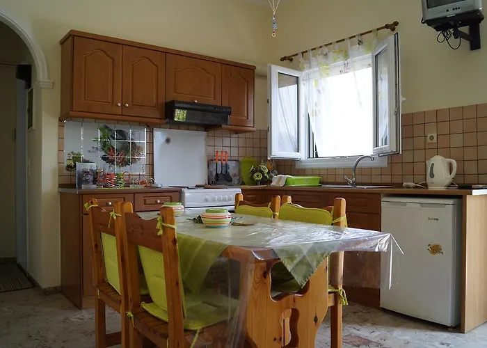 Katerina Pool * 阿查拉维