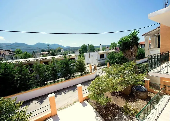 Katerina Pool 公寓 *